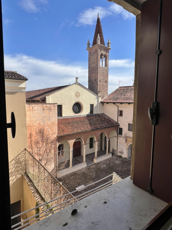 RECENTE MANSARDA BICAMERE ULTIMO PIANO CON POSTO AUTO COPERTO - Rif. 8354
All'interno di un palaz...