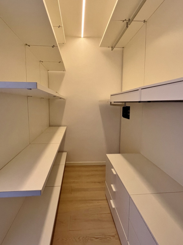 RECENTE MANSARDA BICAMERE ULTIMO PIANO CON POSTO AUTO COPERTO - Rif. 8354
All'interno di un palaz...