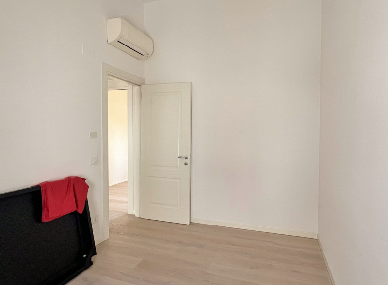 RECENTE MANSARDA BICAMERE ULTIMO PIANO CON POSTO AUTO COPERTO - Rif. 8354
All'interno di un palaz...