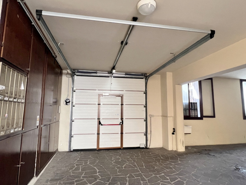 RECENTE MANSARDA BICAMERE ULTIMO PIANO CON POSTO AUTO COPERTO - Rif. 8354
All'interno di un palaz...