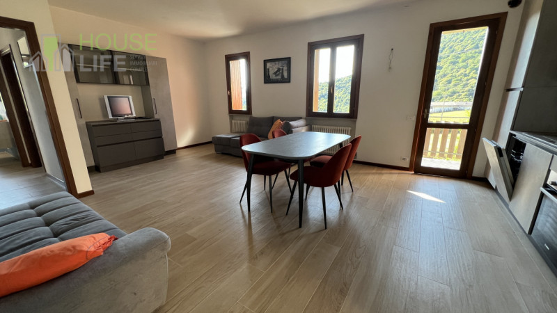 Valli del Pasubio - Zona Malunga: Appartamento al piano terra arredato con tre camere bagno e amp...