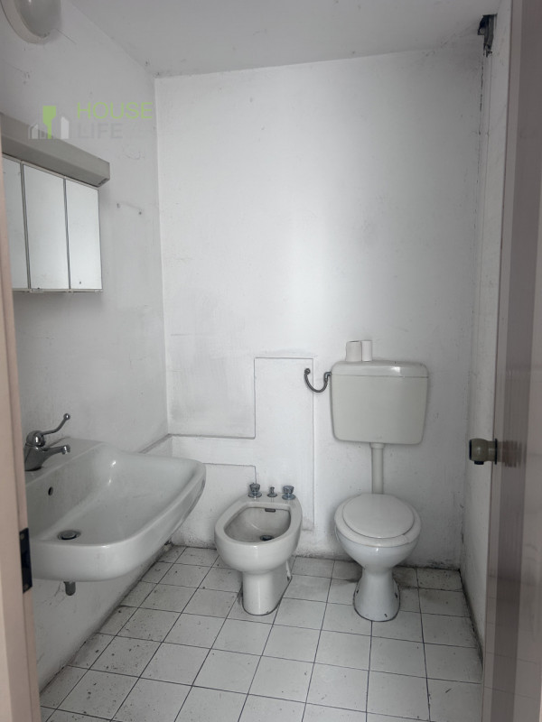 LUGO DI VICENZA: VENDIAMO CAPANNONE ARTIGIANALE / INDUSTRIALE AFFIANCATO da un lato di mq 650 cir...