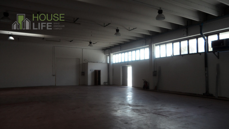 SCHIO - Z.I: CAPANNONE INDUSTRIALE di mq 1.000 circa H 6,00 mt con impianti, con terreno esterno ...