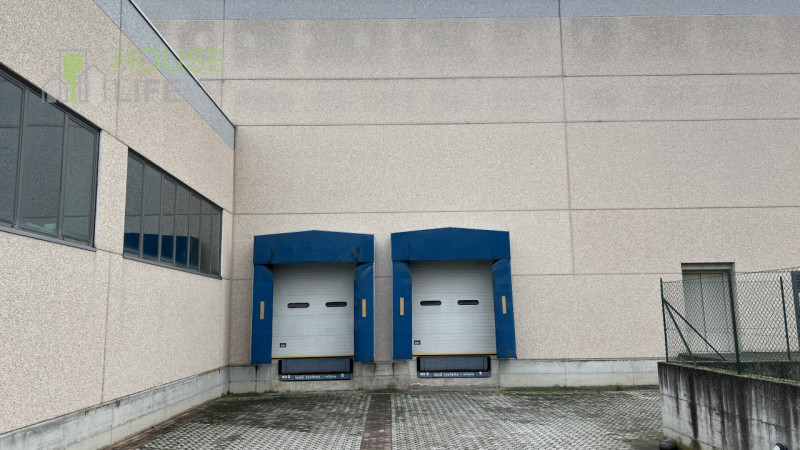 VERONA-MINERBE: Z.I. Capannone artigianale - industriale di 3.830 mq, suddivisa in un piano terra...