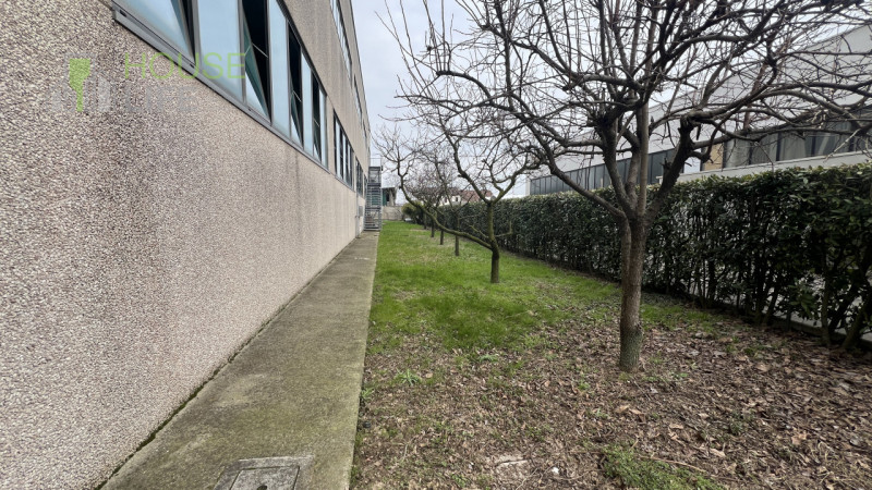 VERONA-MINERBE: Z.I. Capannone artigianale - industriale di 3.830 mq, suddivisa in un piano terra...