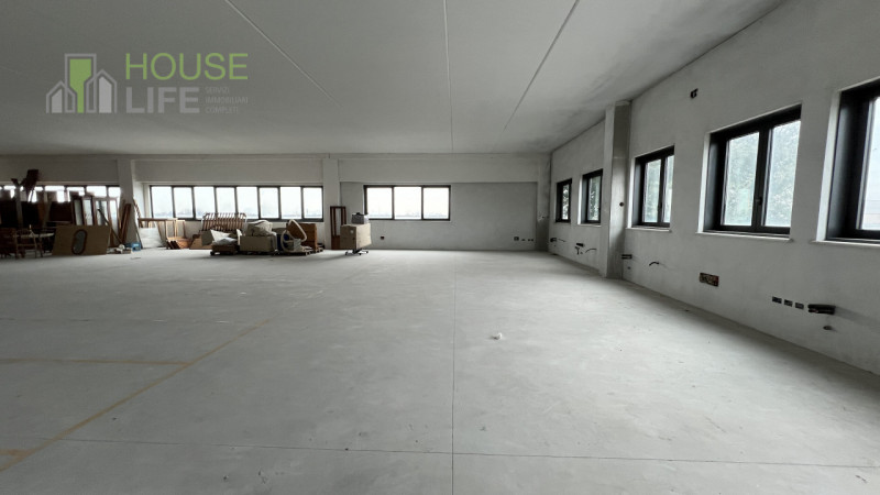 VERONA-MINERBE: Z.I. Capannone artigianale - industriale di 3.830 mq, suddivisa in un piano terra...