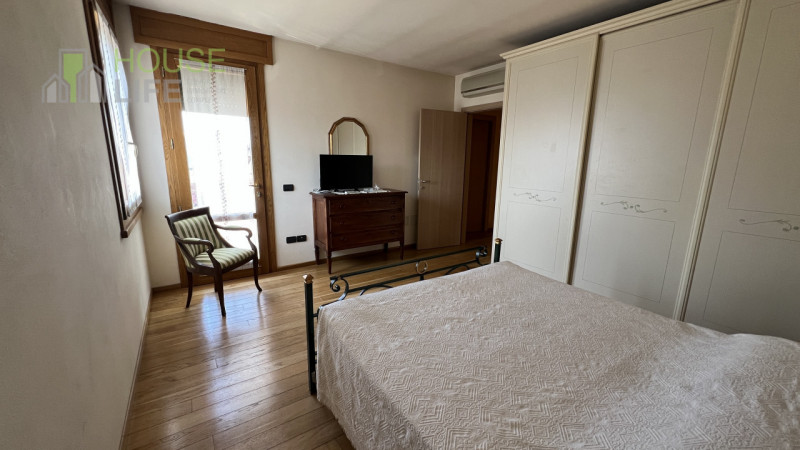 VERONA-MINERBE: Z.I. Capannone artigianale - industriale di 3.830 mq, suddivisa in un piano terra...