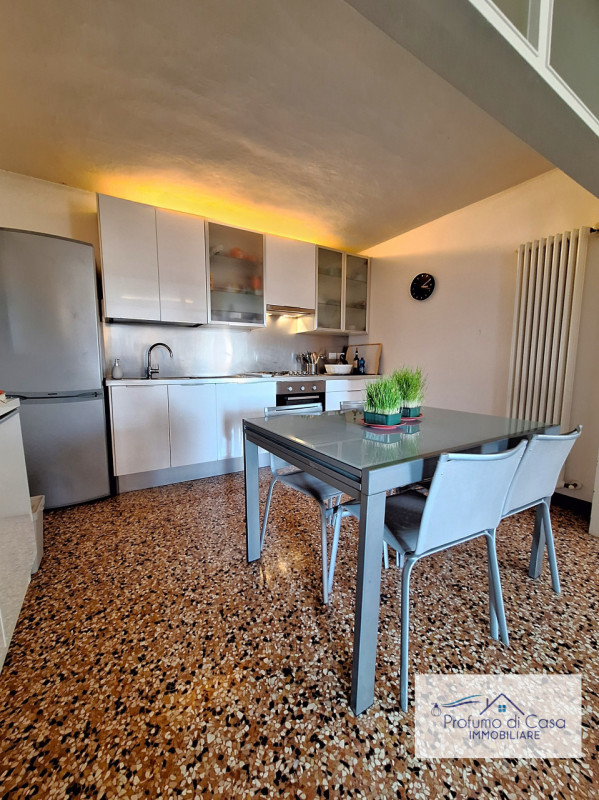 CENTRO STORICO - In ottima posizione comoda a tutti i principali servizi proponiamo elegante appa...