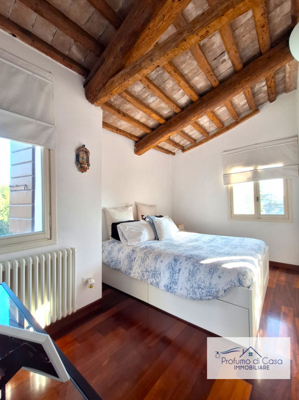 CENTRO STORICO - In ottima posizione comoda a tutti i principali servizi proponiamo elegante appa...