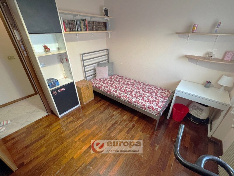 **VICENZA – Semicentro, laterale di Viale Trento**

A pochi minuti dal centro di Vicenza in posiz...