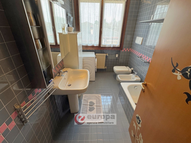 **VICENZA – Semicentro, laterale di Viale Trento**

A pochi minuti dal centro di Vicenza in posiz...