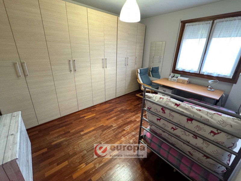 **VICENZA – Semicentro, laterale di Viale Trento**

A pochi minuti dal centro di Vicenza in posiz...