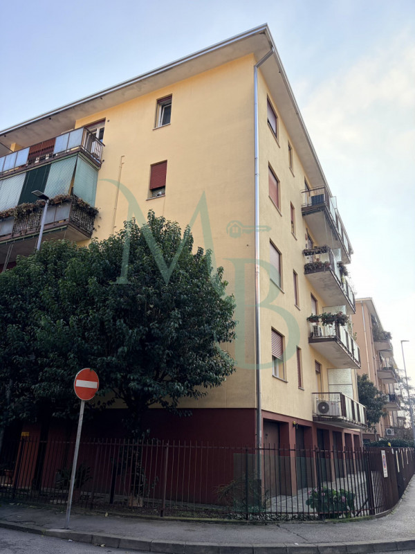 PADOVA - ARCELLA: Immobiliare MB propone in esclusiva luminoso appartamento quadrilocale situato ...