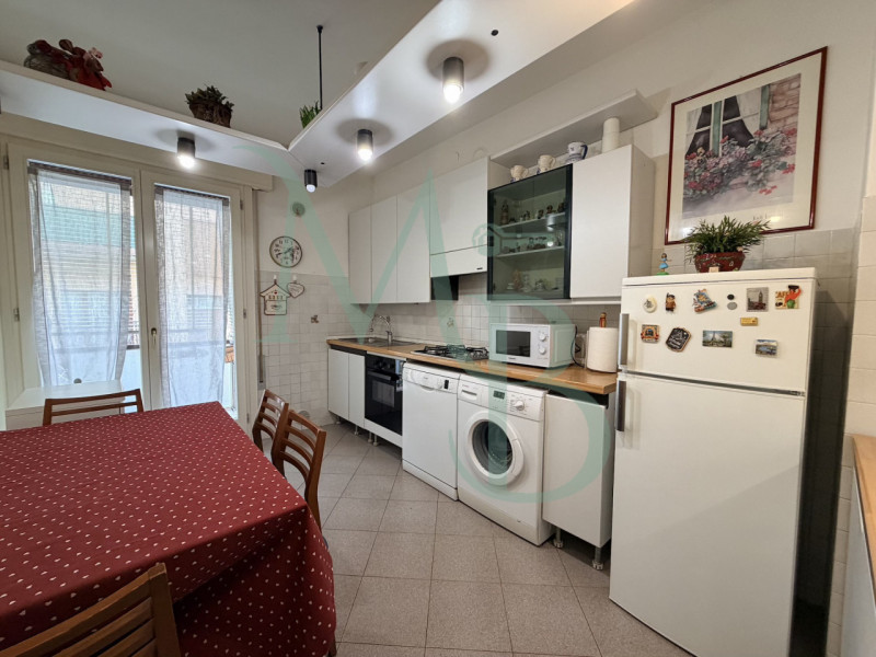 PADOVA - ARCELLA: Immobiliare MB propone in esclusiva luminoso appartamento quadrilocale situato ...