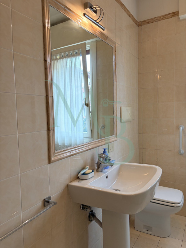 PADOVA - ARCELLA: Immobiliare MB propone in esclusiva luminoso appartamento quadrilocale situato ...