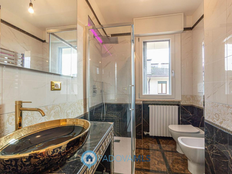 Immobile in esclusiva al Gruppo Padova MLS
Scopri il rifugio perfetto in una delle zone più centr...