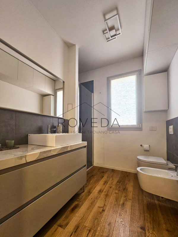 SILEA 

RIFERIMENTO: SI4

L'agenzia Roveda Immobiliare ha il piacere di presentarvi questo appart...