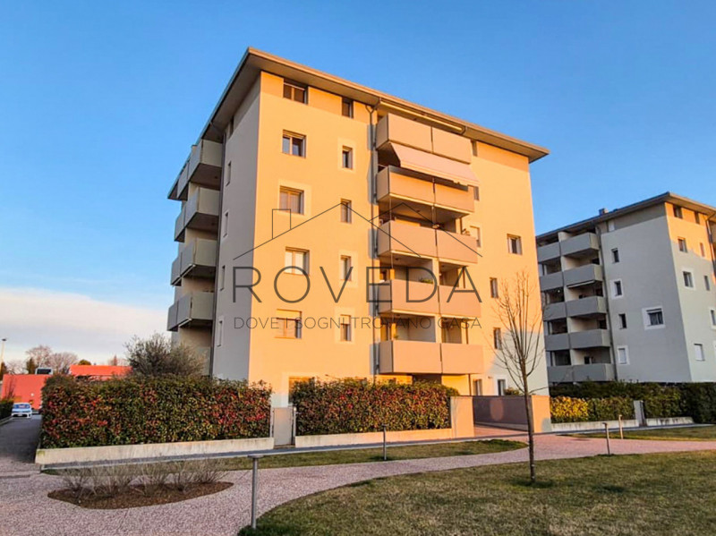 SILEA 

RIFERIMENTO: SI4

L'agenzia Roveda Immobiliare ha il piacere di presentarvi questo appart...