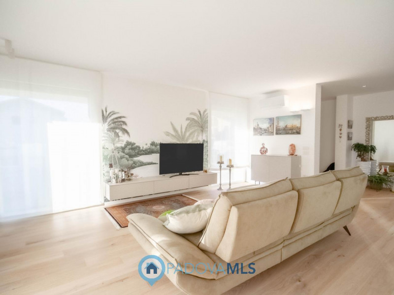 Immobile in esclusiva al Gruppo Padova MLS

Nel cuore del prestigioso quartiere di Borgoricco a P...