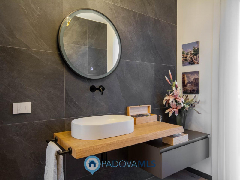 Immobile in esclusiva al Gruppo Padova MLS

Nel cuore del prestigioso quartiere di Borgoricco a P...