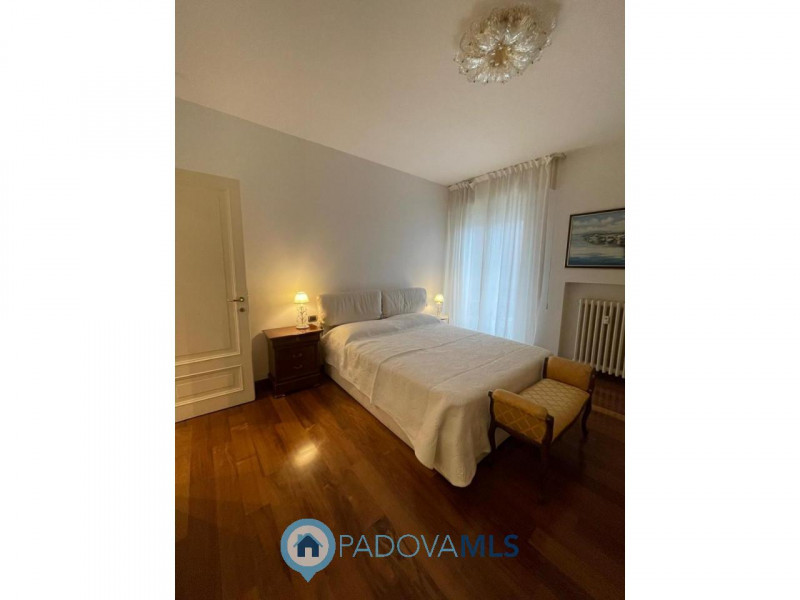Immobile in esclusiva al Gruppo Padova MLS
Nella zona più esclusiva di Abano, su elegante palazzi...