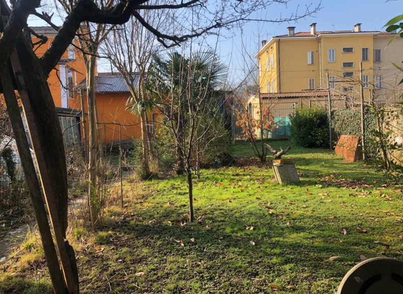 Schio: casa centrale con ampio giardino e garage €220.000 info 0445 824740 
Elena 3791537842

Buo...