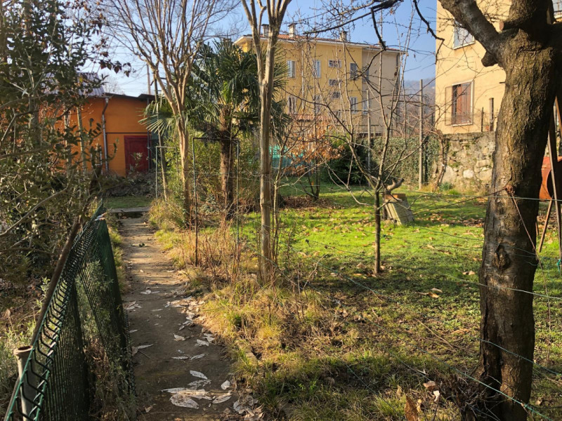 SCHIO:CASA CENTRALE CON TERRENO E GARAGE €210.000 info 0445 527455

Buoni motivi per acquistare;
...