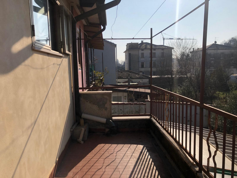 SCHIO:CASA CENTRALE CON TERRENO E GARAGE €210.000 info 0445 527455

Buoni motivi per acquistare;
...