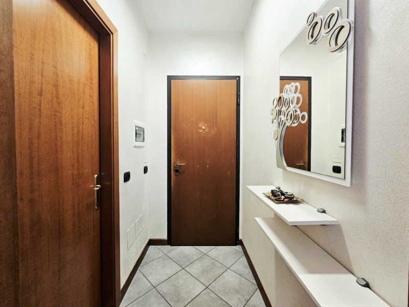 Proponiamo in vendita a Pozzonovo, all'interno di un piacevole quartiere residenziale, un apparta...