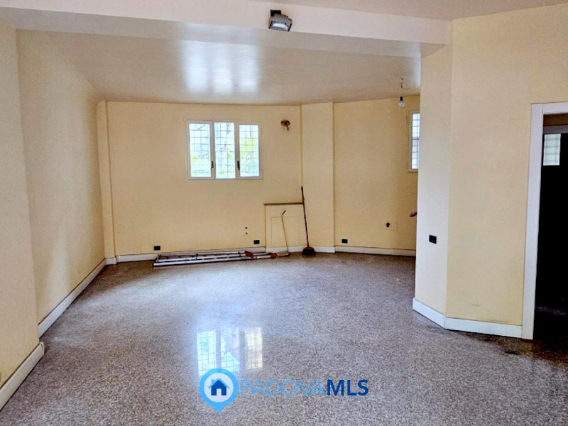 Immobile in esclusiva al Gruppo Padova MLS

PADOVA Via Facciolati Presentiamo un'opportunità unic...