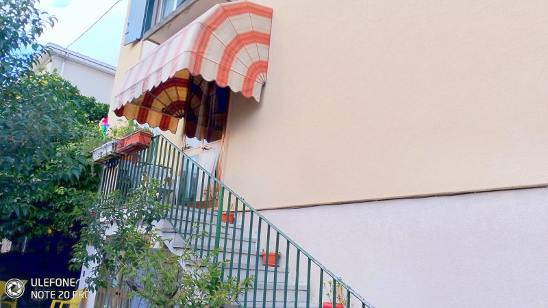 PORZIONE BIFAMILIARE CON GIARDINO AD ARCELLA-SAN BELLINO €.245.000 rif.CL514

Nel cuore del quart...