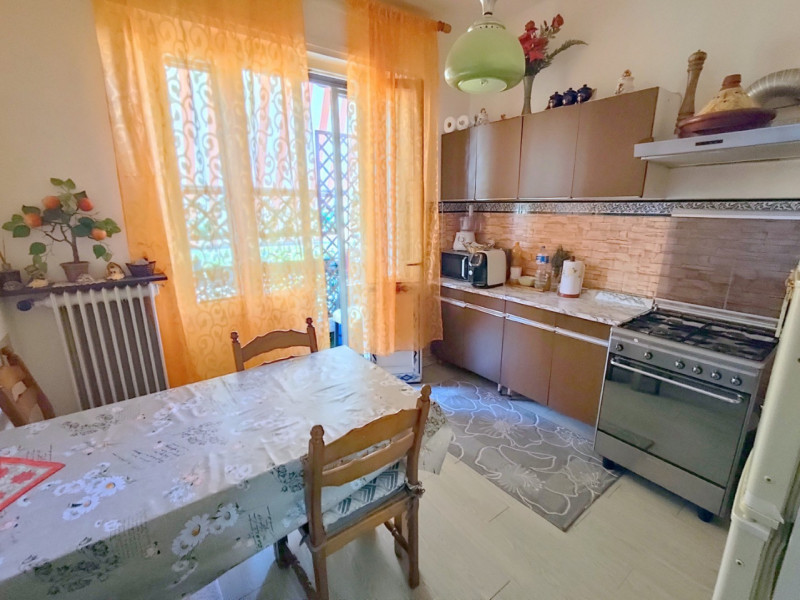 PORZIONE BIFAMILIARE CON GIARDINO AD ARCELLA-SAN BELLINO €.245.000 rif.CL514

Nel cuore del quart...