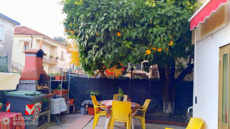 PORZIONE BIFAMILIARE CON GIARDINO AD ARCELLA-SAN BELLINO €.245.000 rif.CL514

Nel cuore del quart...