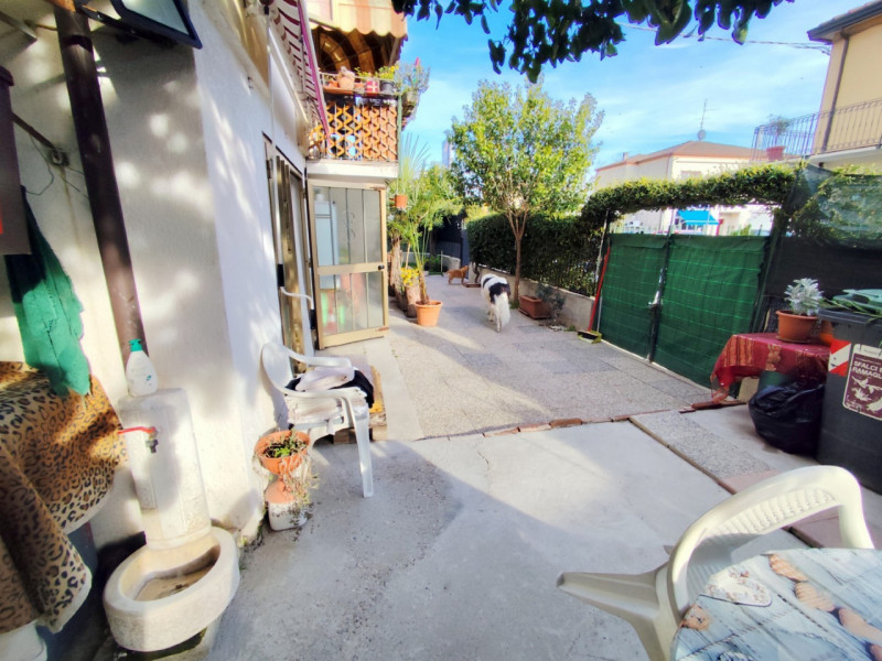 PORZIONE BIFAMILIARE CON GIARDINO AD ARCELLA-SAN BELLINO €.245.000 rif.CL514

Nel cuore del quart...