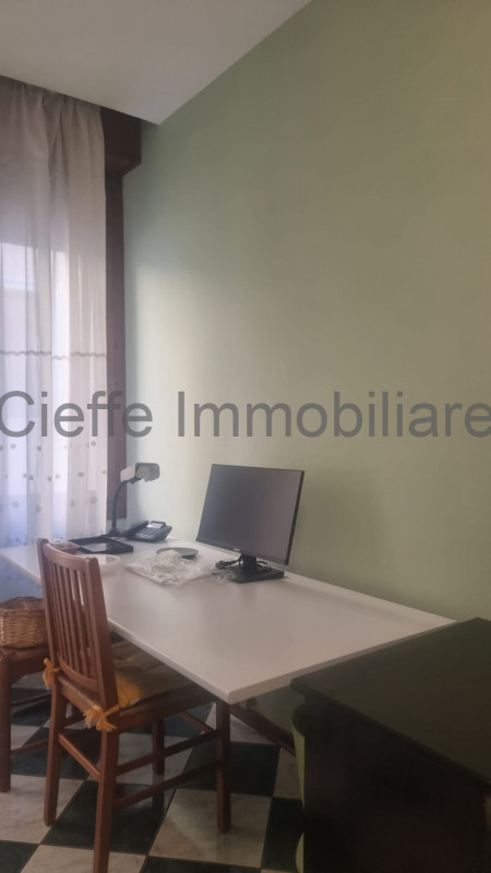 Splendido appartamento situato al 2° piano, arredato con gusto e pronto per essere abitato. All'i...