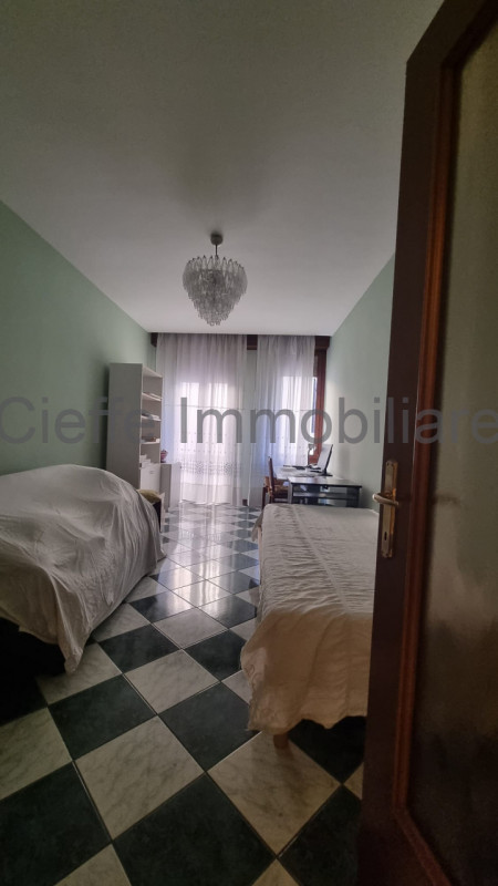 Splendido appartamento situato al 2° piano, arredato con gusto e pronto per essere abitato. All'i...