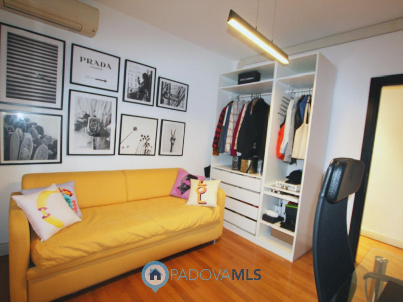 Immobile in esclusiva al Gruppo Padova MLS
DescrizioneStampe e Operazioni
Nel cuore della rinomat...