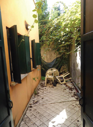 RIF. A.A.421-241

Vendesi all'asta - casa a schiera centrale su 3 livelli in data 14 aprile 2026
...