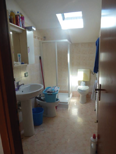 RIF. A.A.421-241

Vendesi all'asta - casa a schiera centrale su 3 livelli in data 14 aprile 2026
...