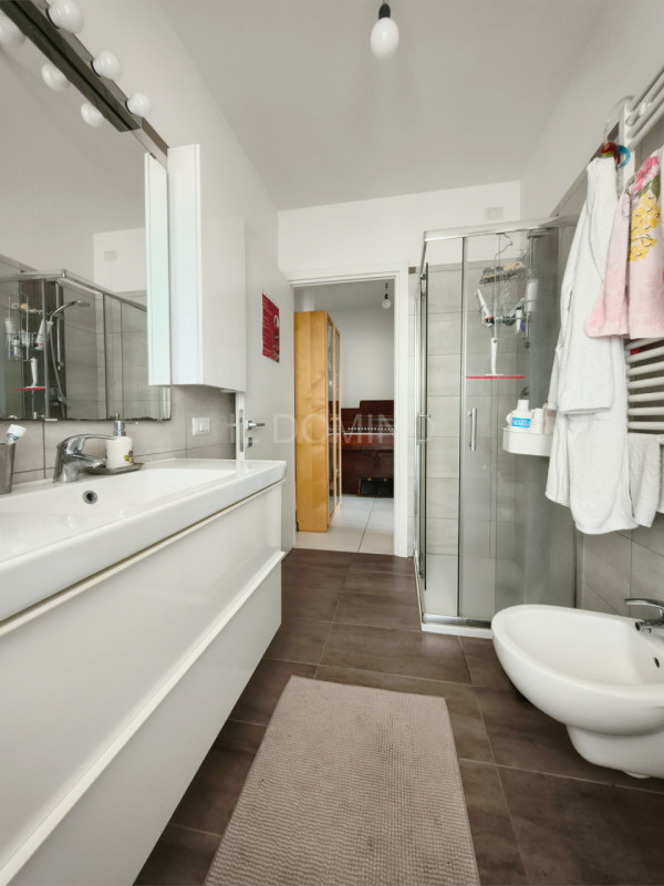 Appartamento trilocale situato nel cuore di Caselle, una delle zone più ricercate di Selvazzano D...