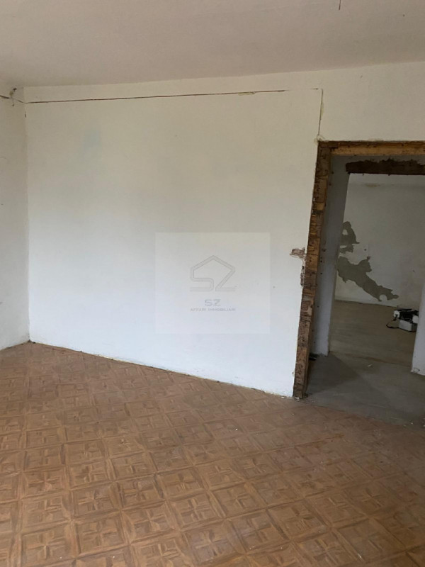 GALTA DI VIGONOVO - VE

PORZIONE DI BIFAMILIARE COMPLETAMENTE DA RISTRUTTURARE - POSSIBILITA' DI ...