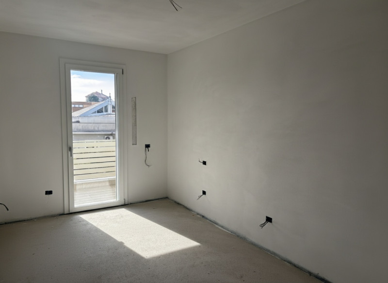 Nel centro di Mestrino, in una zona residenziale tranquilla e allo stesso tempo comoda a tutti i ...