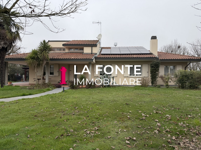 CODIVERNO DI VIGONZA introvabile VILLA SINGOLA A PIANO UNICO situata nel cuore del paese. Questa ...