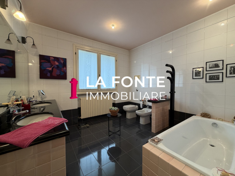 CODIVERNO DI VIGONZA introvabile VILLA SINGOLA A PIANO UNICO situata nel cuore del paese. Questa ...