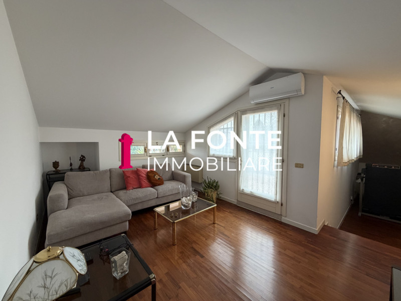 CODIVERNO DI VIGONZA introvabile VILLA SINGOLA A PIANO UNICO situata nel cuore del paese. Questa ...