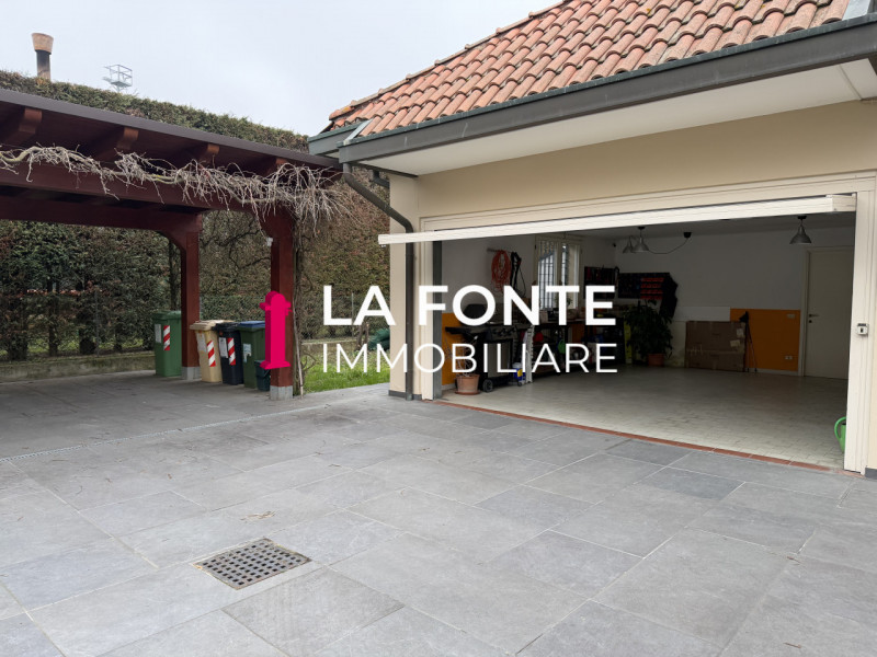 CODIVERNO DI VIGONZA introvabile VILLA SINGOLA A PIANO UNICO situata nel cuore del paese. Questa ...