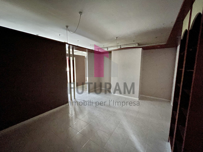 SARCEDO - 15FIL - PER INFO 0444/310220

Se stai cercando un ufficio luminoso e versatile a Sarced...