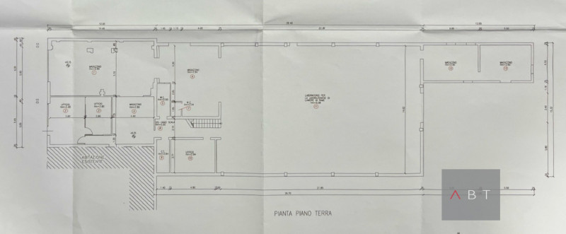 Situato in centro paese, capannone di circa 600 mq. composto di ufficio, magazzino, laboratorio e...