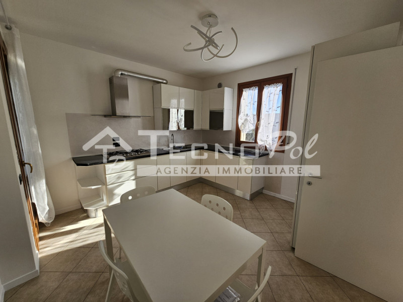 BRUGINE - Proponiamo in ESCLUSIVA interessante appartamento in quartiere residenziale comodo al c...