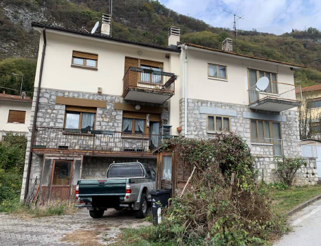 RIF. A.A.22-22

Vendesi all'asta - bifamiliare su 3 livelli in data 14 aprile 2026

Descrizione: ...